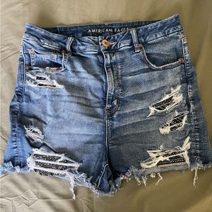 AMERICAN EAGLE OUTFITTERS SIZE 14 HIGH RISE STRETCH DISTRESSED JEAN SHORT